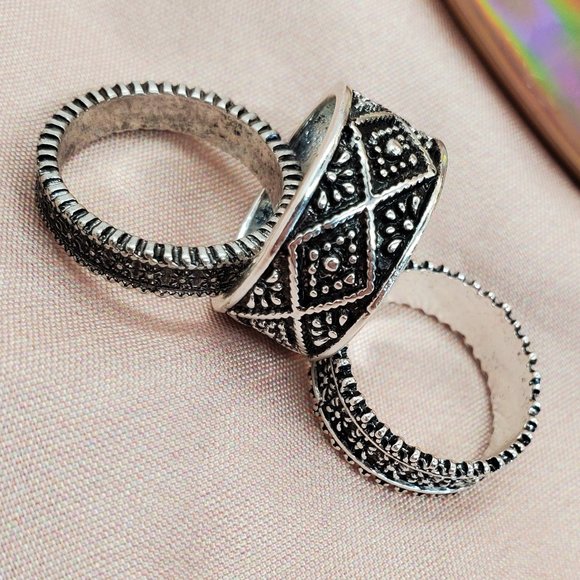 Torrid Burnished Silvertone Rings with Floral and Geometric Designs (Size 8) - Picture 3 of 6